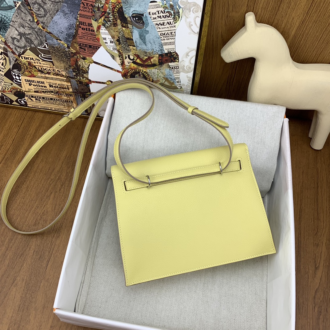 Hermes Kelly Danse Evercolor Bag In Jaune Poussin Color